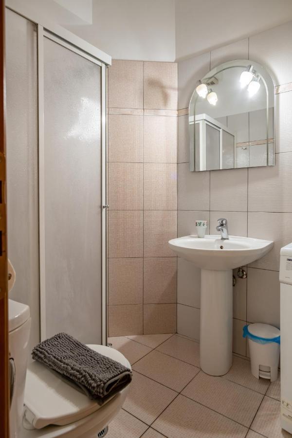 Flat In Excellent Location With Private Parking Apartment Athens Ngoại thất bức ảnh